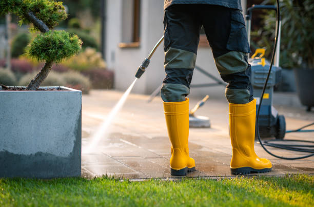 Best Garage Pressure Washing  in East Liverpool, OH